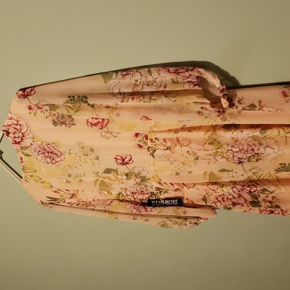 Nwt. Stunning, gorgeous dress. High low. Ruffles. Very feminine. Elastic waist - Picture 8 of 16